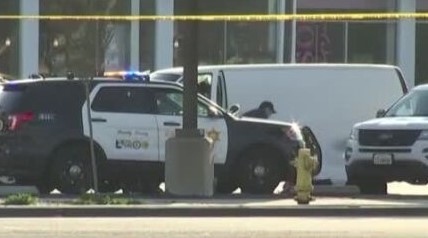 18 души са убити при две последователни масови стрелби в